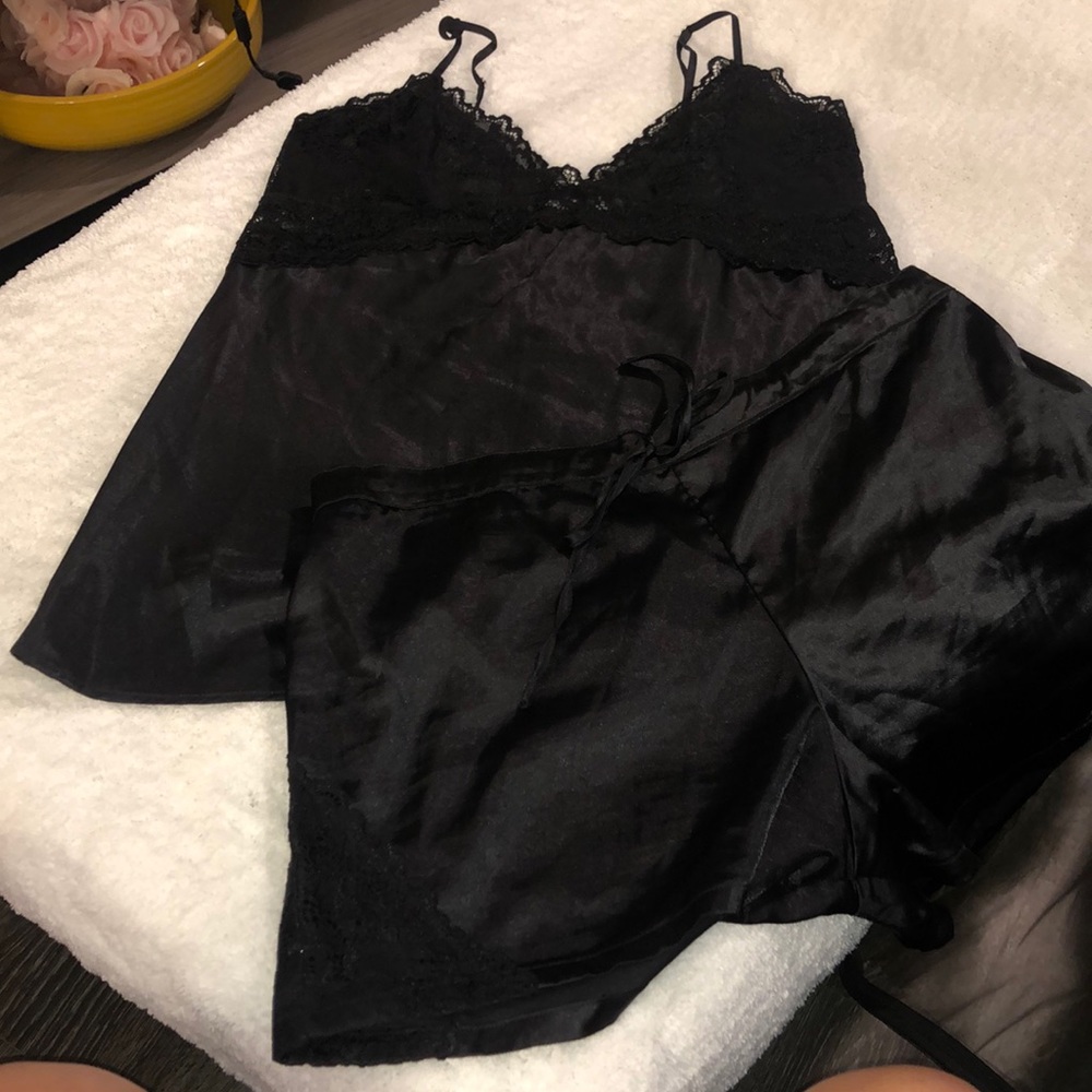 Matching top and short lingerie